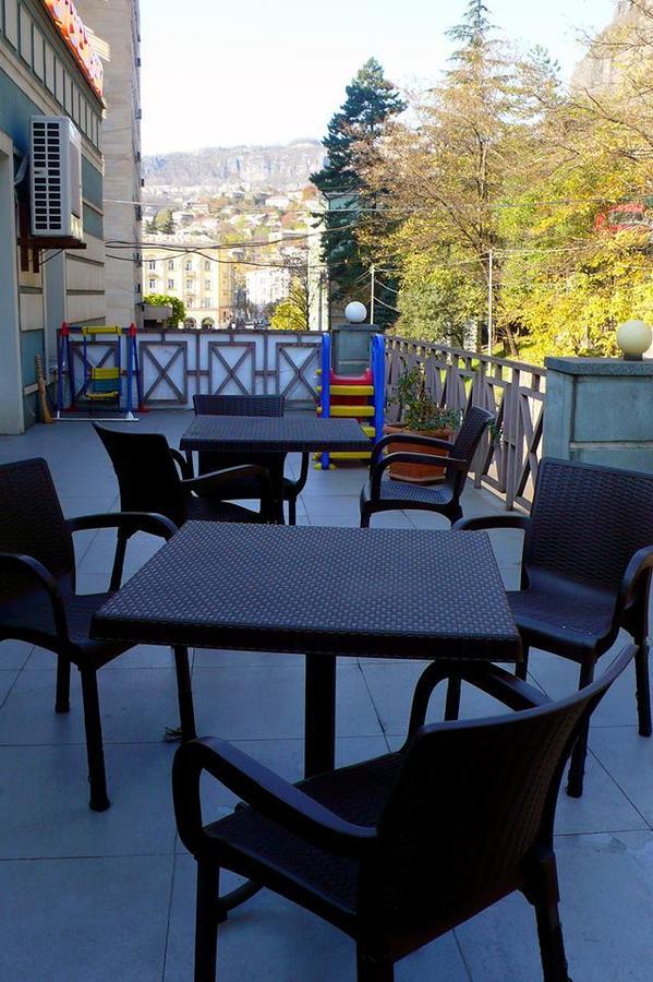 Hotel Newland Chiatura Luaran gambar